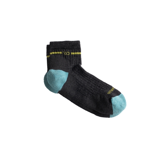 CHARCOAL SINGLE STRIPE CUSHIONED 1/4